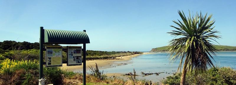 Surat Bay Lodge by the Sea/Backpackers Hostel image