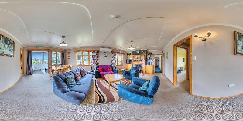 Surat Bay Lodge by the Sea/Backpackers Hostel image
