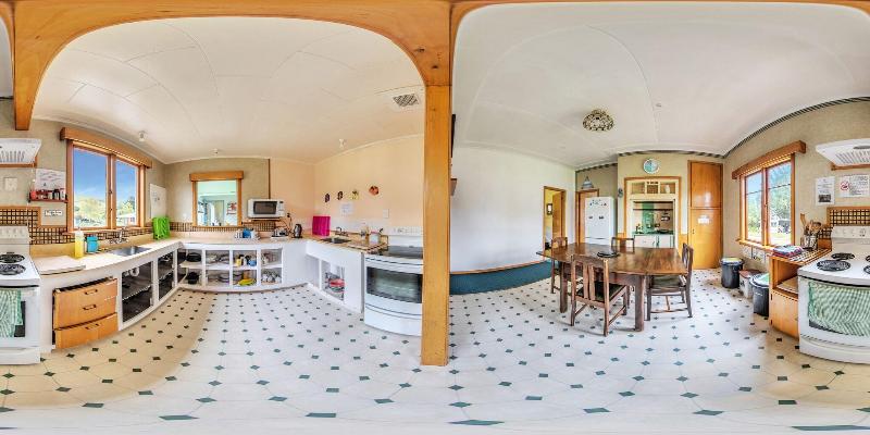 Surat Bay Lodge by the Sea/Backpackers Hostel image