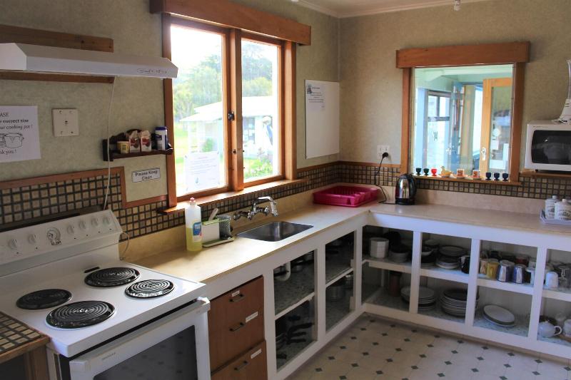 Surat Bay Lodge by the Sea/Backpackers Hostel image