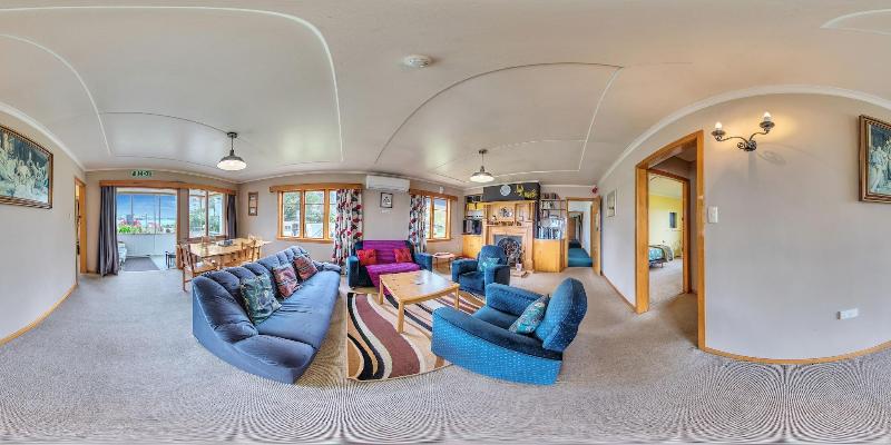 Surat Bay Lodge by the Sea/Backpackers Hostel image