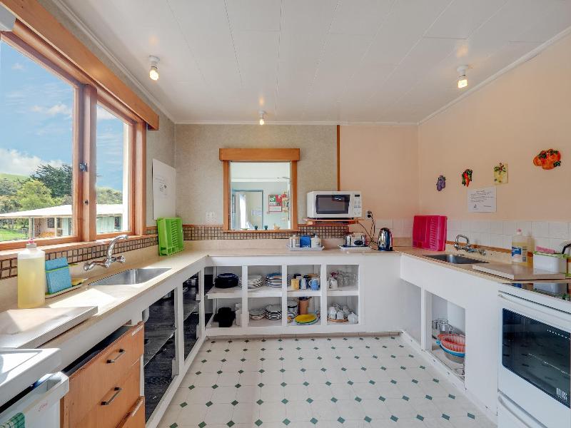 Surat Bay Lodge by the Sea/Backpackers Hostel image