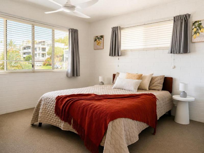 Surf Dance Apartments image