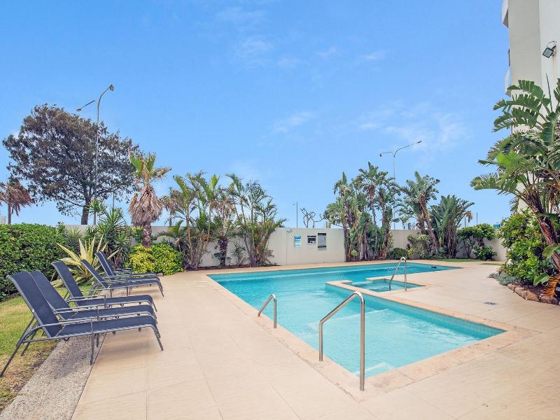 Pacific Plaza Apartments image