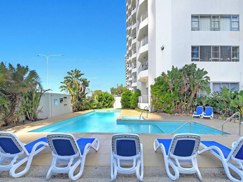 Pacific Plaza Apartments image