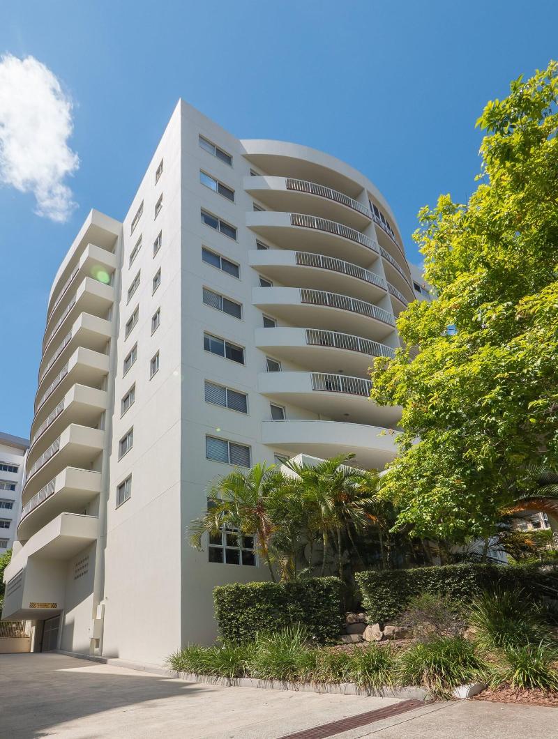 Founda Gardens Apartments image