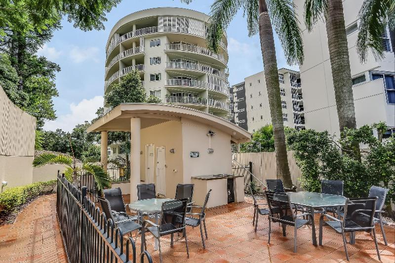 Founda Gardens Apartments image