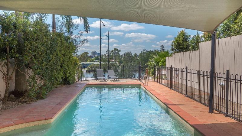 Founda Gardens Apartments image