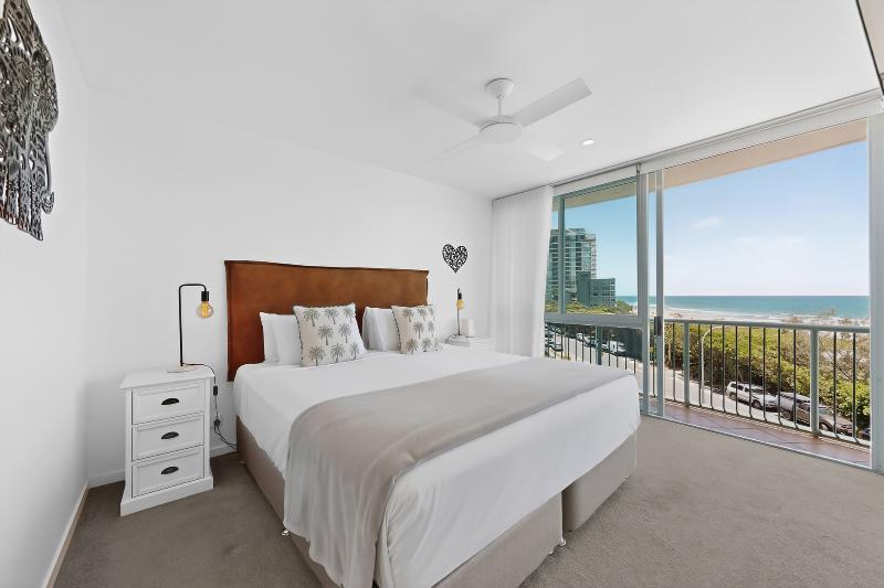 The Waterford On Main Beach image