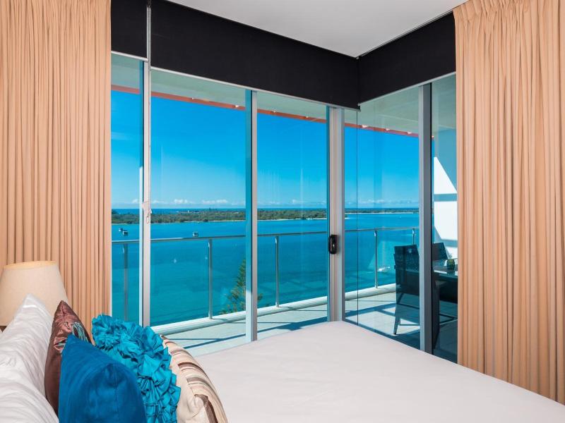 Silvershore Apartments image
