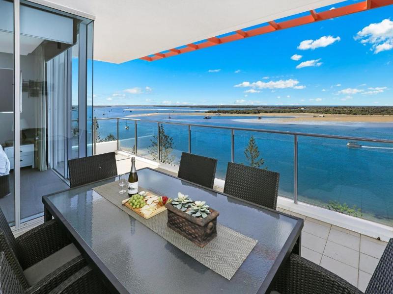 Silvershore Apartments image