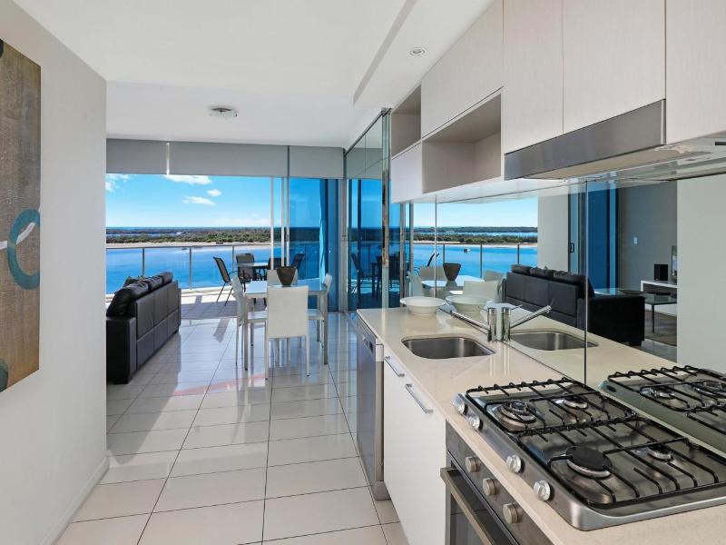 Silvershore Apartments image