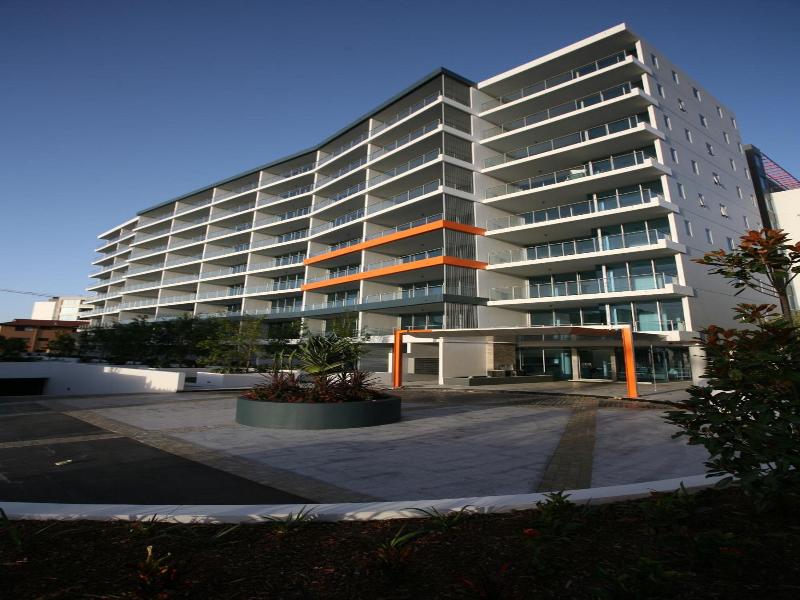 Silvershore Apartments image