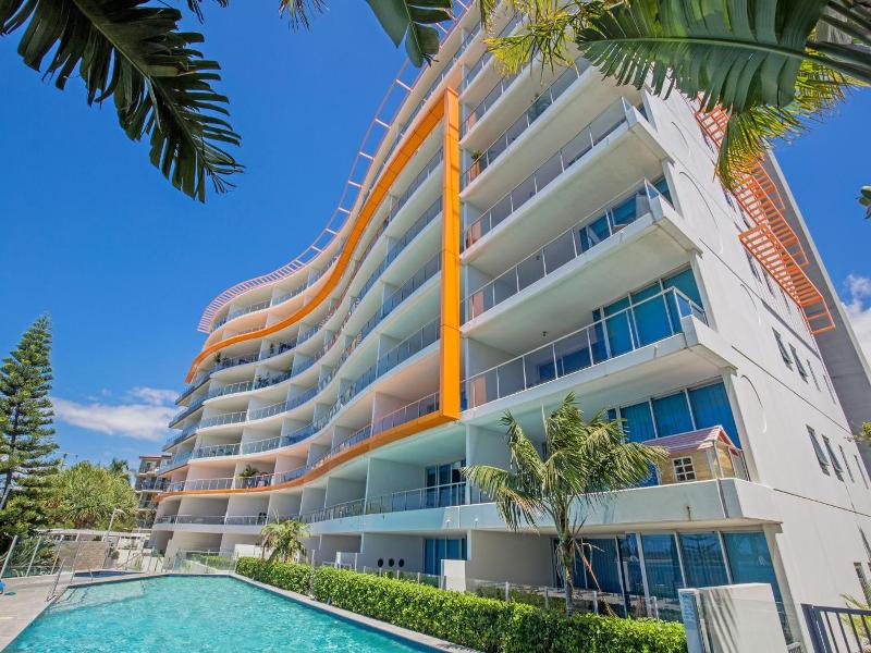 Silvershore Apartments image