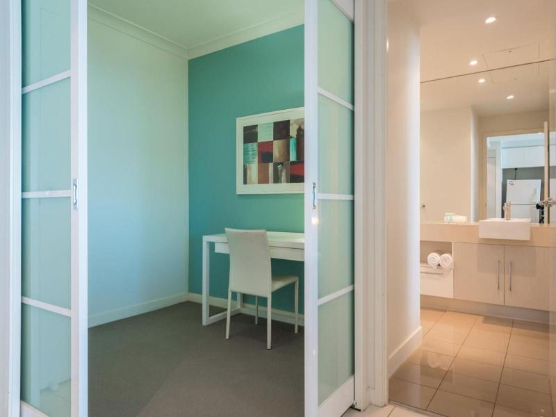 Silvershore Apartments image