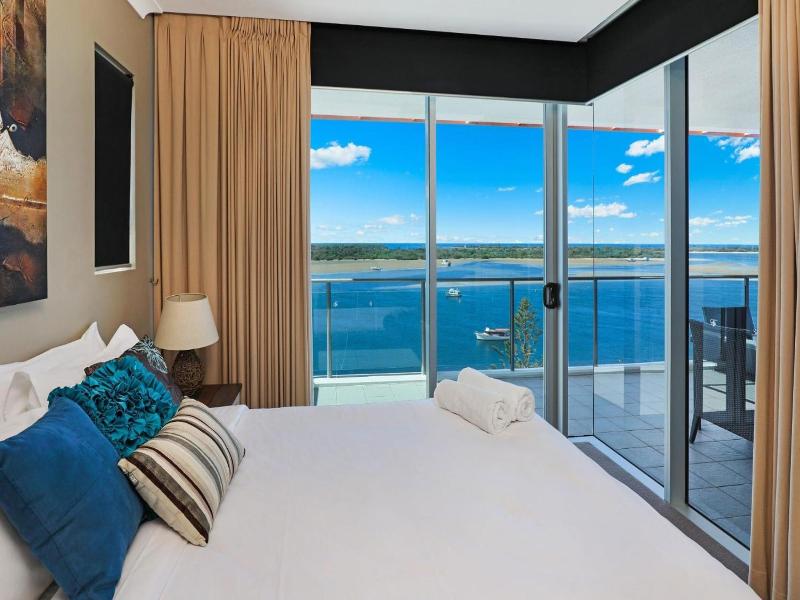 Silvershore Apartments image
