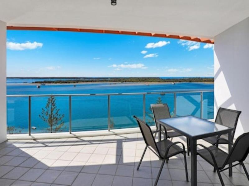 Silvershore Apartments image