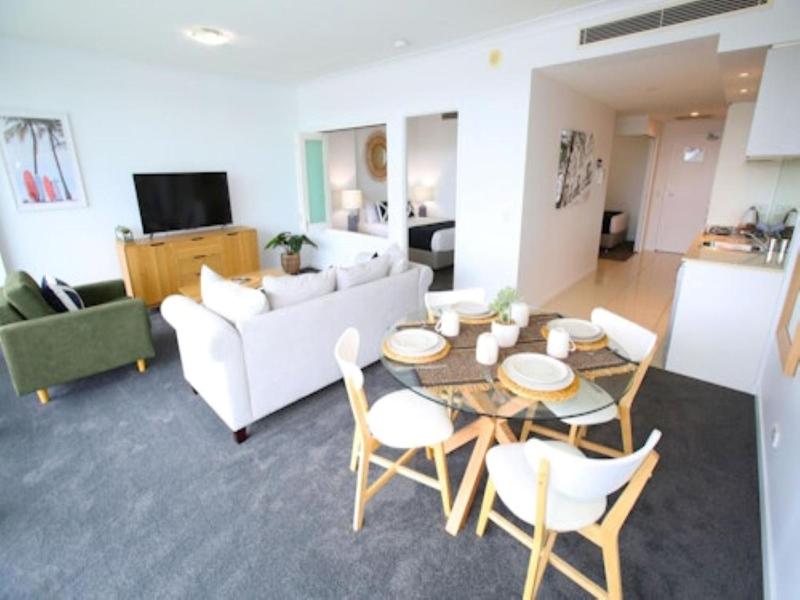 Silvershore Apartments image