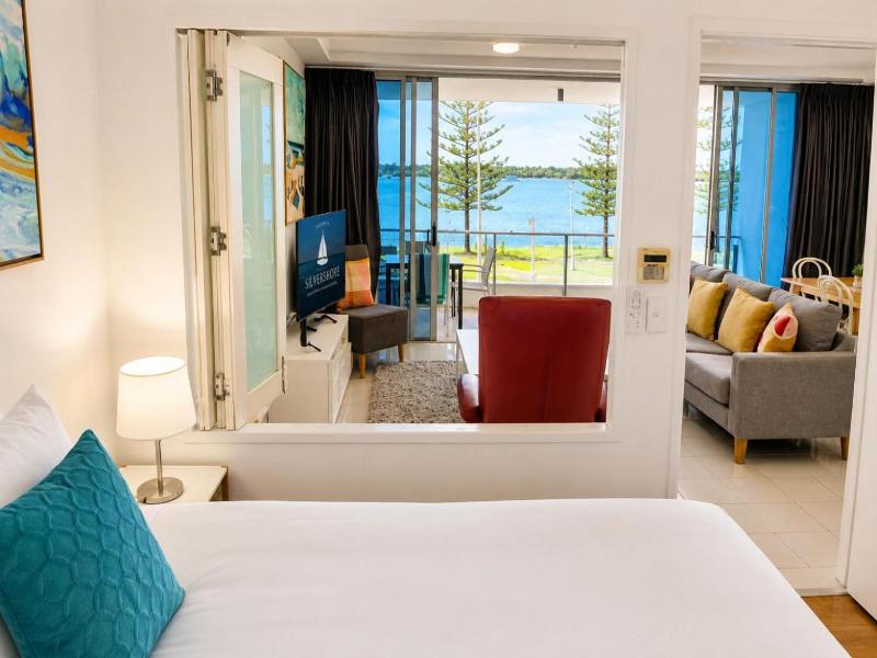 Silvershore Apartments image