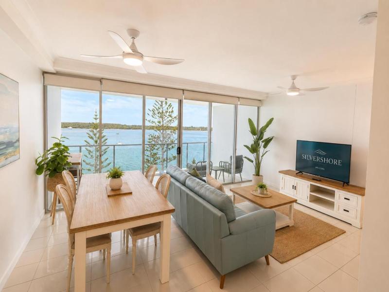 Silvershore Apartments image