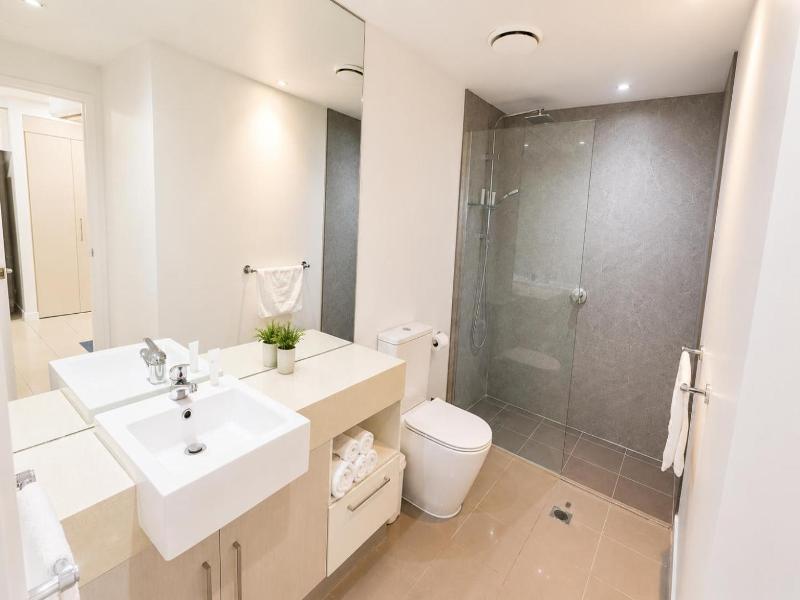Silvershore Apartments image