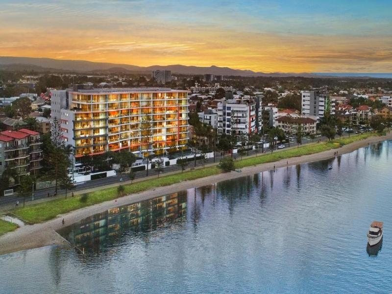 Silvershore Apartments image