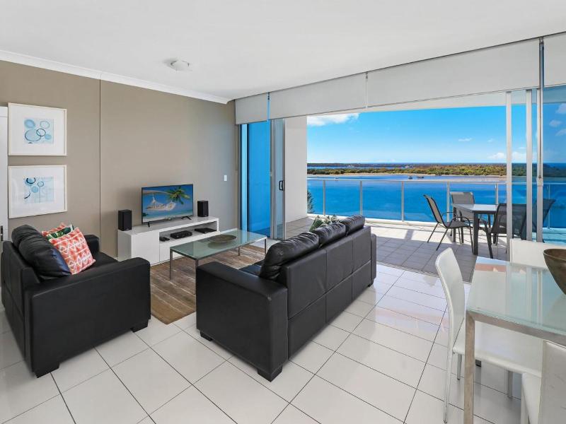 Silvershore Apartments image