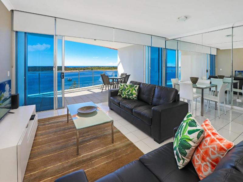 Silvershore Apartments image