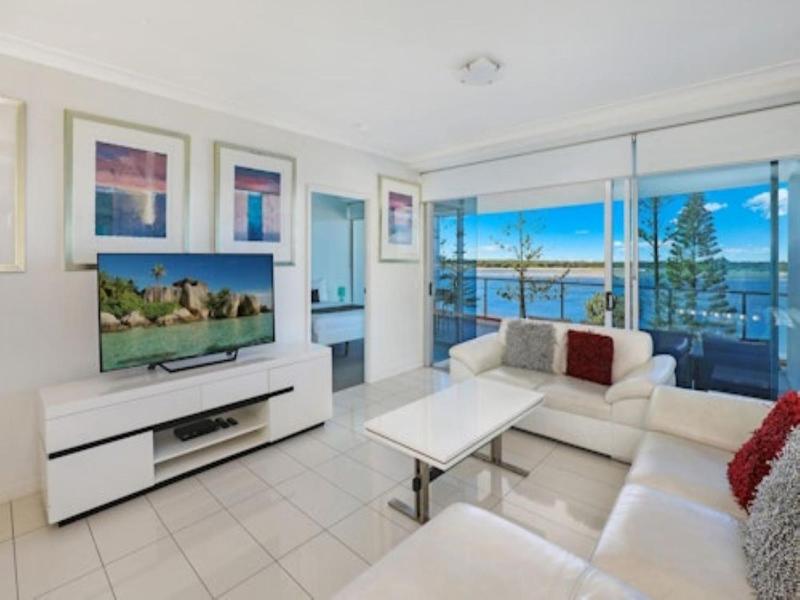 Silvershore Apartments image