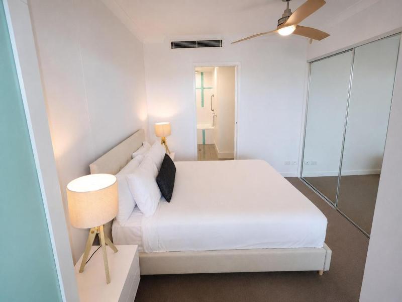Silvershore Apartments image