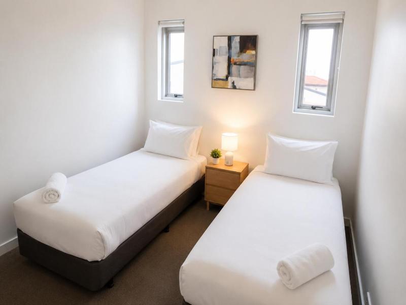 Silvershore Apartments image
