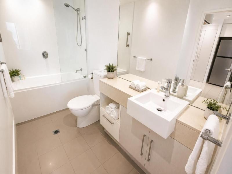 Silvershore Apartments image