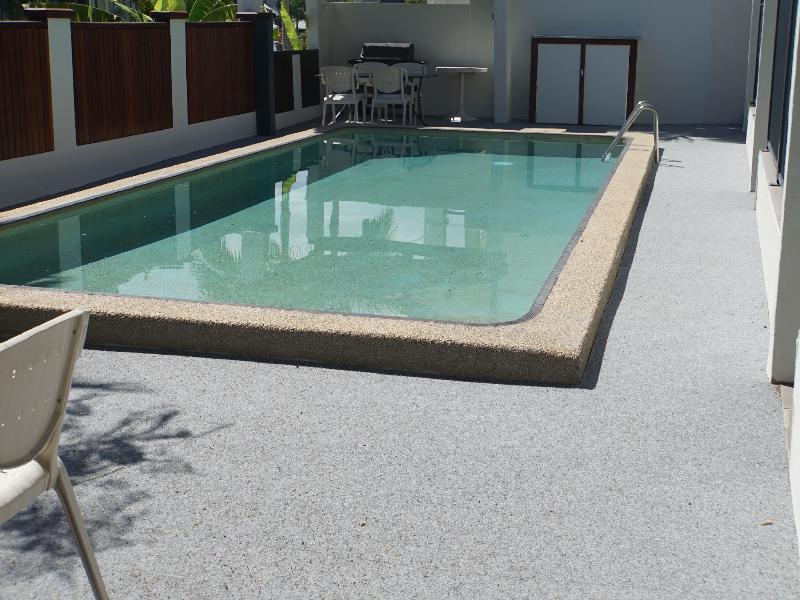 Airlie Seaview Apartments image