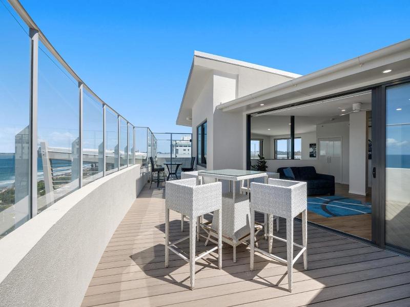 Beach On Sixth Apartments image