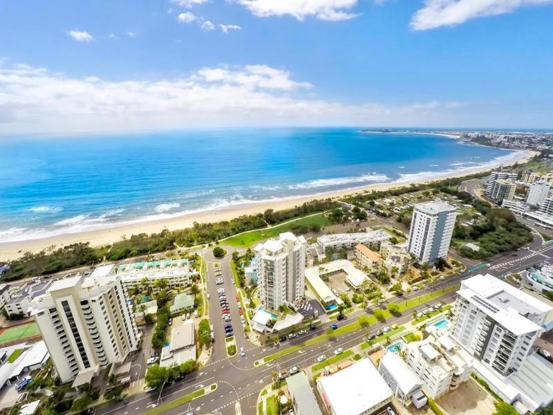 Beach On Sixth Apartments image