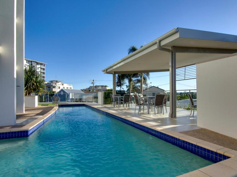 Beach On Sixth Apartments image