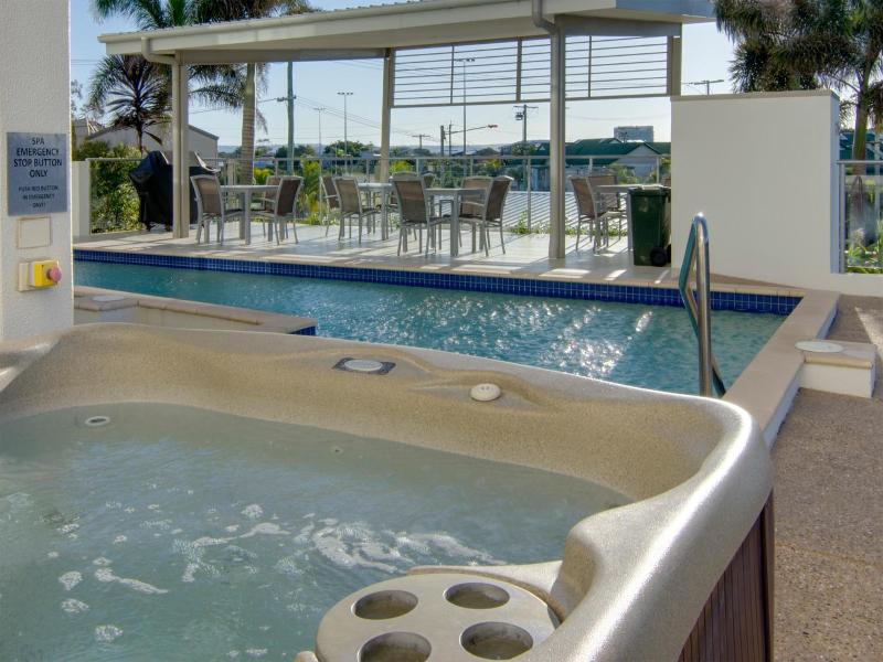 Beach On Sixth Apartments image