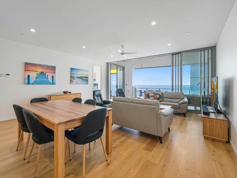 Beach On Sixth Apartments image