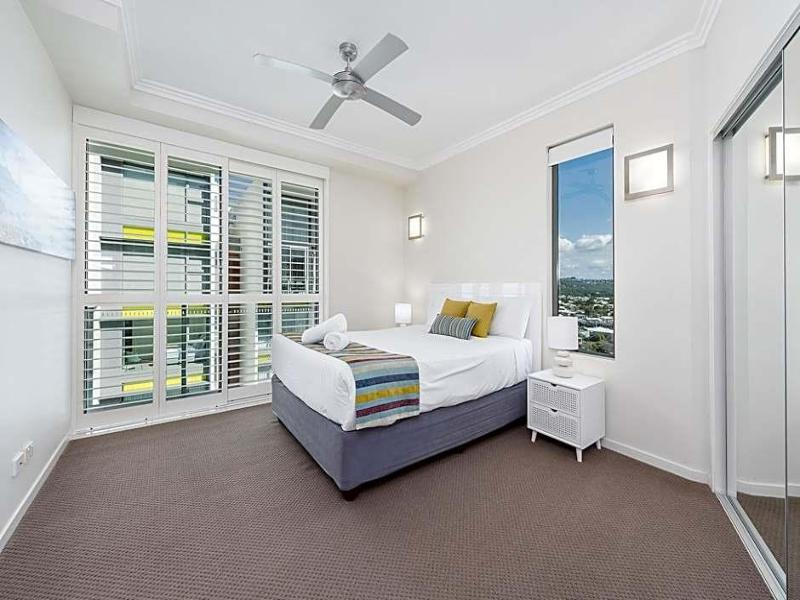 Beach On Sixth Apartments image