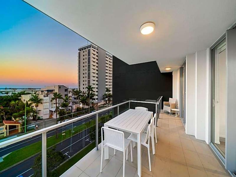Beach On Sixth Apartments image