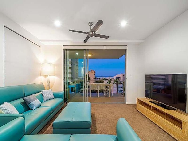 Beach On Sixth Apartments image
