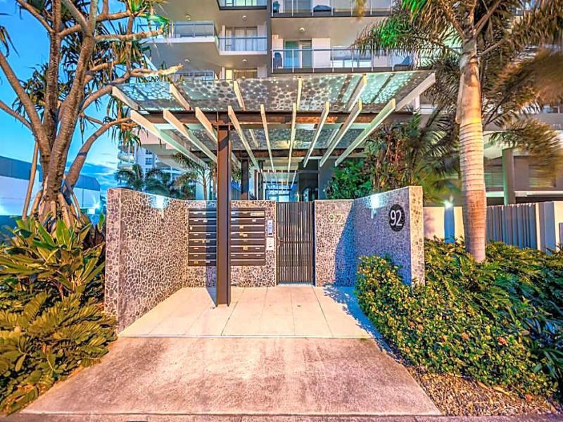 Beach On Sixth Apartments image