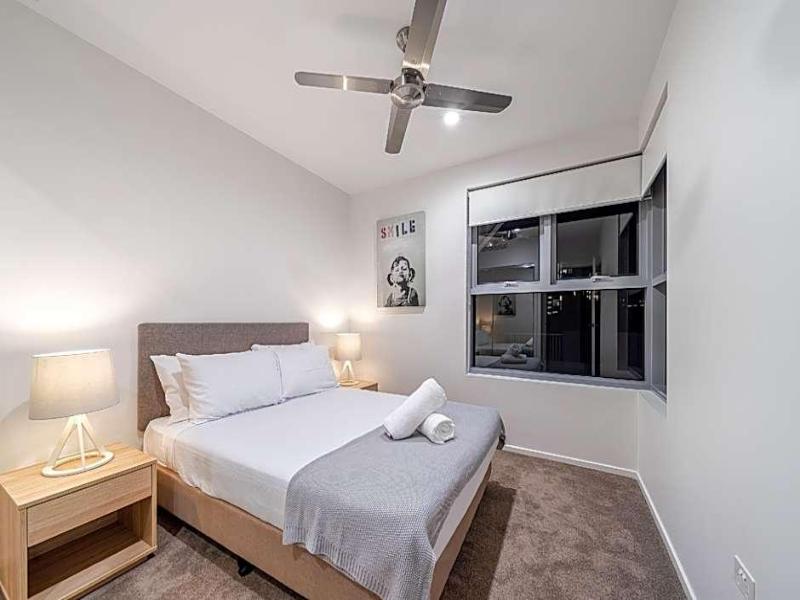 Beach On Sixth Apartments image