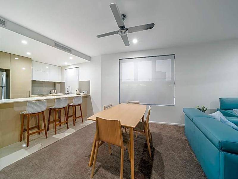 Beach On Sixth Apartments image