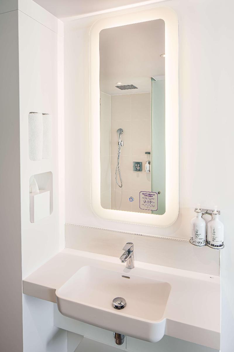 Yotel London City image