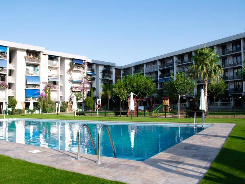 Agaro Cambrils Apartments — exterior view