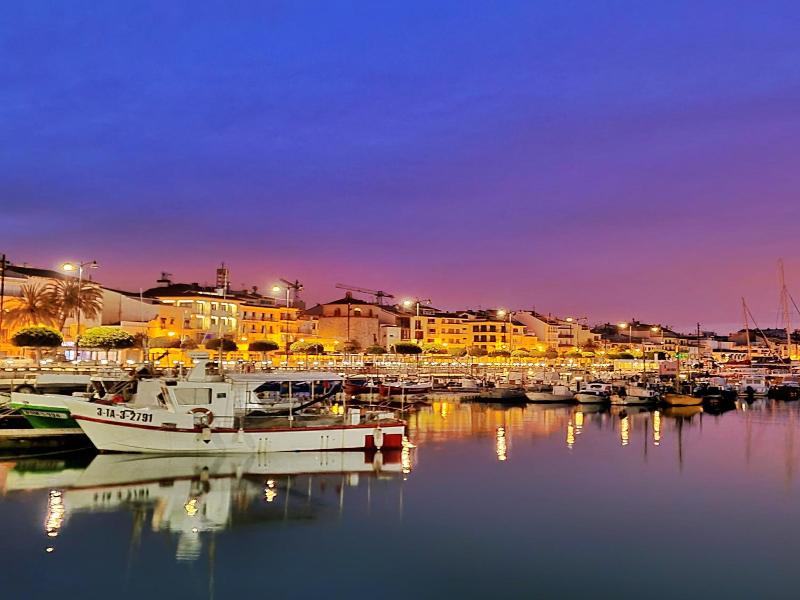 Agaro Cambrils Apartments image