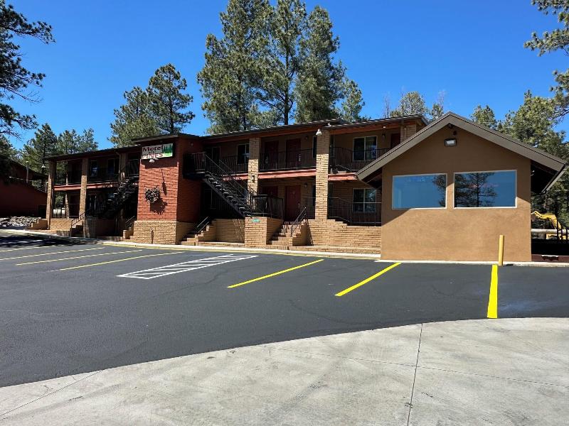 Motel In The Pines image