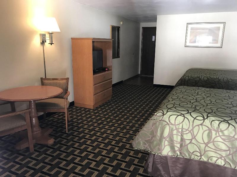 Motel In The Pines image 10