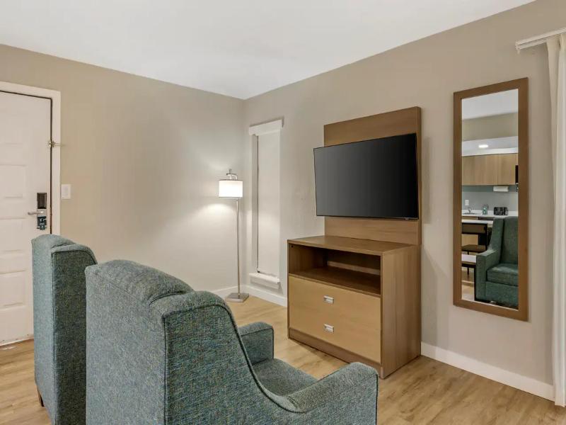 Mainstay Suites Springfield South - Battlefield Rd image